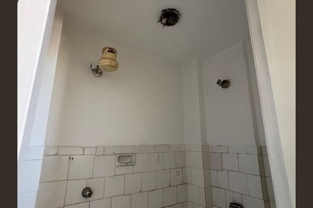 Apartamento à venda com 79m², 2 quartos e sem vaga Apartamento à venda com 79m², 2 quartos e sem vagaBanheiro de serviço