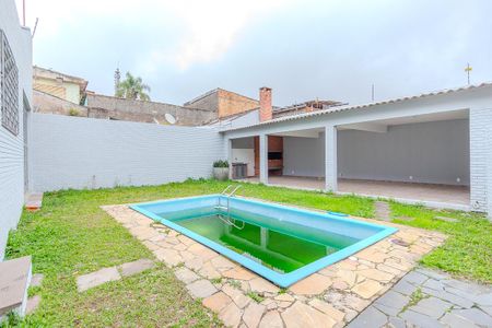 Quintal de casa à venda com 3 quartos, 220m² em Partenon, Porto Alegre