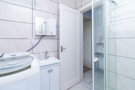 Banheiro de apartamento para alugar com 1 quarto, 30m² em Centro Histórico, Porto Alegre