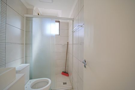 Banheiro de apartamento à venda com 2 quartos, 52m² em Jardim Danfer, São Paulo