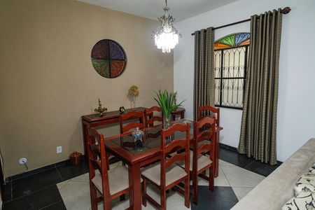 Casa à venda com 550m², 5 quartos e 5 vagas