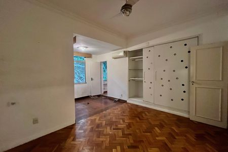 Apartamento à venda com 120m², 3 quartos e 1 vaga Apartamento à venda com 120m², 3 quartos e 1 vagaSuite