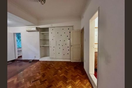 Apartamento à venda com 120m², 3 quartos e 1 vaga Apartamento à venda com 120m², 3 quartos e 1 vagaSuite