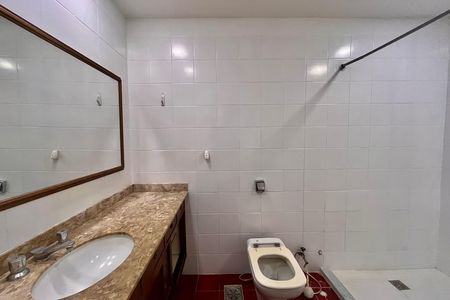 Apartamento à venda com 120m², 3 quartos e 1 vaga Apartamento à venda com 120m², 3 quartos e 1 vagaBanheiro da Suíte