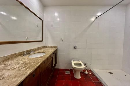 Apartamento à venda com 120m², 3 quartos e 1 vaga Apartamento à venda com 120m², 3 quartos e 1 vagaBanheiro da Suíte