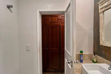 Apartamento à venda com 120m², 3 quartos e 1 vaga Apartamento à venda com 120m², 3 quartos e 1 vagaBanheiro social