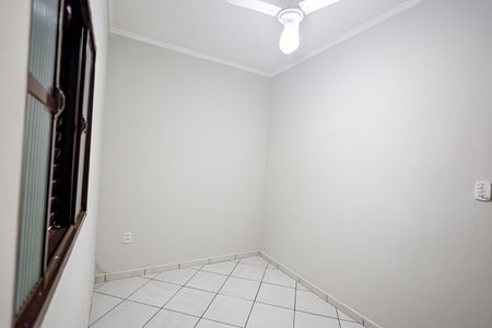 Casa para alugar com 104m², 2 quartos e 2 vagas Casa para alugar com 104m², 2 quartos e 2 vagasQuarto 2