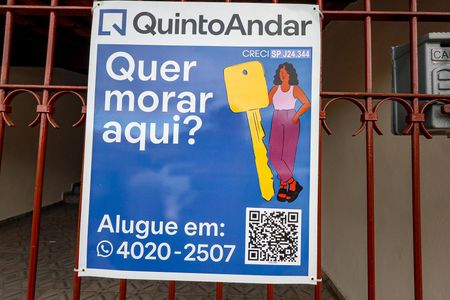 Casa para alugar com 104m², 2 quartos e 2 vagas Casa para alugar com 104m², 2 quartos e 2 vagasFachada