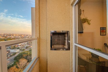 Sala - Varanda de apartamento para alugar com 2 quartos, 49m² em Humaitá, Porto Alegre