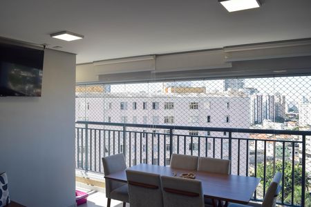 Apartamento para alugar com 106m², 3 quartos e 2 vagas Apartamento para alugar com 106m², 3 quartos e 2 vagasVaranda