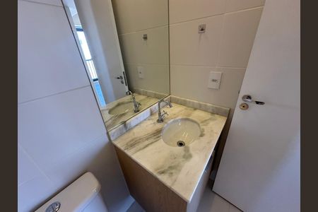 Banheiro de apartamento para alugar com 2 quartos, 48m² em Nova Aldeinha, Barueri