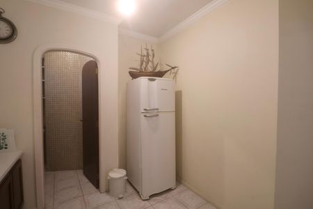 Cozinha de apartamento para alugar com 2 quartos, 86m² em Jardim Ana Maria, Guarujá