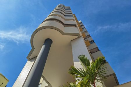 Fachada de apartamento para alugar com 2 quartos, 72m² em Icaraí, Niterói