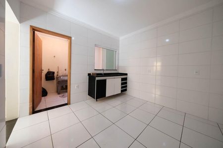 Casa de condomínio à venda com 97m², 3 quartos e 1 vagaCozinha e Área de Serviço