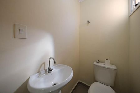 Casa de condomínio à venda com 97m², 3 quartos e 1 vagaLavabo