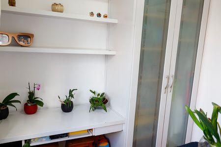 Escritório de apartamento à venda com 2 quartos, 60m² em I.a.p.i., Osasco