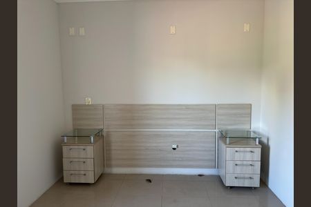 Casa para alugar com 130m², 3 quartos e 2 vagas Casa para alugar com 130m², 3 quartos e 2 vagasSuíte