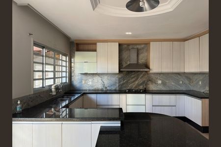 Casa para alugar com 130m², 3 quartos e 2 vagas Casa para alugar com 130m², 3 quartos e 2 vagasCozinha