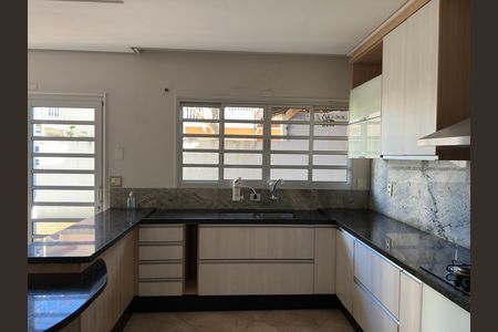 Casa para alugar com 130m², 3 quartos e 2 vagas Casa para alugar com 130m², 3 quartos e 2 vagasCozinha