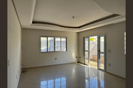 Casa para alugar com 130m², 3 quartos e 2 vagas Casa para alugar com 130m², 3 quartos e 2 vagasSala