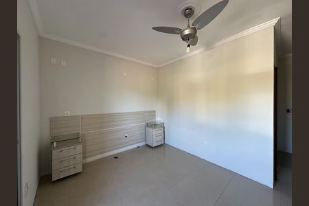 Casa para alugar com 130m², 3 quartos e 2 vagas Casa para alugar com 130m², 3 quartos e 2 vagasSuíte