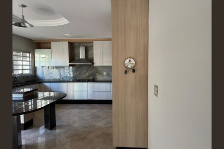 Cozinha de casa para alugar com 3 quartos, 130m² em Loteamento Residencial Vista Linda, São José dos Campos