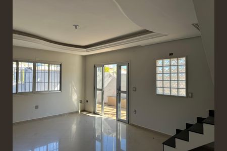 Casa para alugar com 130m², 3 quartos e 2 vagas Casa para alugar com 130m², 3 quartos e 2 vagasSala