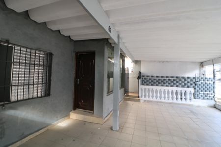 Garagem de casa para alugar com 3 quartos, 180m² em Jardim Três Marias, São Paulo