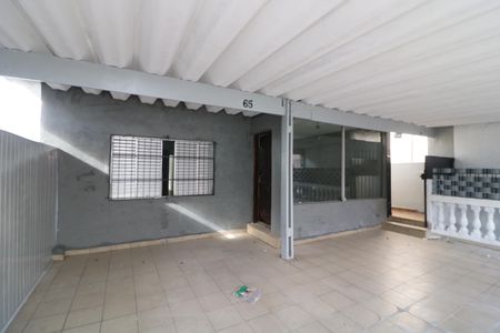 Garagem de casa para alugar com 3 quartos, 180m² em Jardim Três Marias, São Paulo