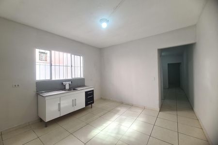 Cozinha de casa para alugar com 1 quarto, 80m² em Jardim Três Marias, São Paulo