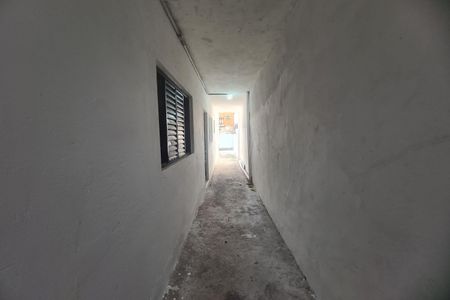 corredor entrada de casa para alugar com 1 quarto, 80m² em Jardim Três Marias, São Paulo