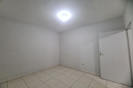 Quarto de casa para alugar com 1 quarto, 80m² em Jardim Três Marias, São Paulo