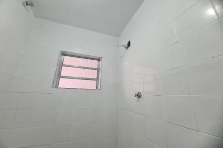 Banheiro de casa para alugar com 1 quarto, 80m² em Jardim Três Marias, São Paulo