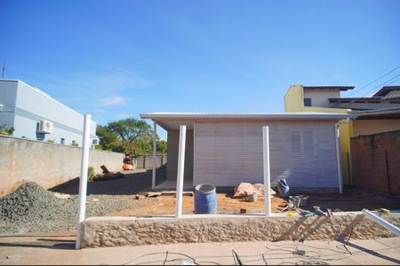 Casa para alugar com 42m², 2 quartos e 1 vagafachada