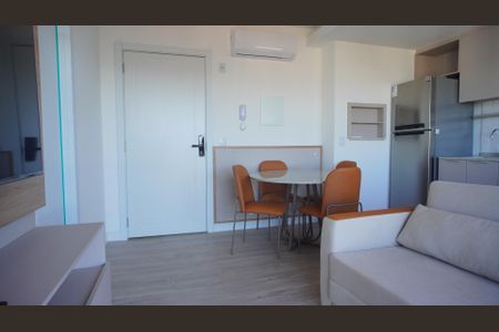 Studio para alugar com 37m², 1 quarto e 1 vaga Studio para alugar com 37m², 1 quarto e 1 vagaKitnet