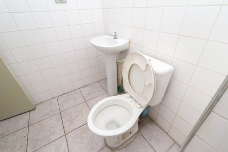 Banheiro de apartamento para alugar com 2 quartos, 45m² em Guaianases, São Paulo