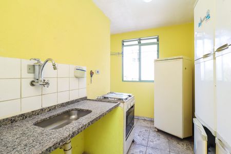 Cozinha de apartamento para alugar com 2 quartos, 45m² em Guaianases, São Paulo