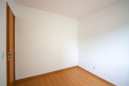 Quarto 2 de apartamento para alugar com 2 quartos, 42m² em Vila Lage, São Gonçalo