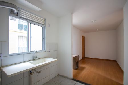 Cozinha de apartamento para alugar com 2 quartos, 42m² em Vila Lage, São Gonçalo