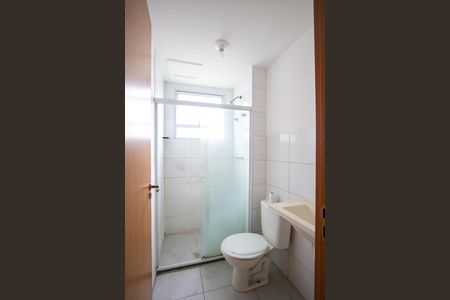Banheiro de apartamento para alugar com 2 quartos, 42m² em Vila Lage, São Gonçalo