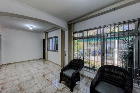 Casa para alugar com 285m², 6 quartos e 4 vagas Casa para alugar com 285m², 6 quartos e 4 vagasSala