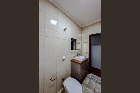 Casa para alugar com 285m², 6 quartos e 4 vagas Casa para alugar com 285m², 6 quartos e 4 vagasBanheiro (Casa 2)