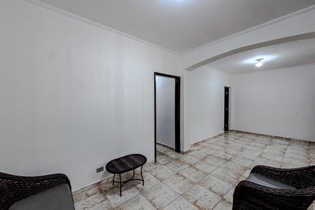 Casa para alugar com 285m², 6 quartos e 4 vagas Casa para alugar com 285m², 6 quartos e 4 vagasSala
