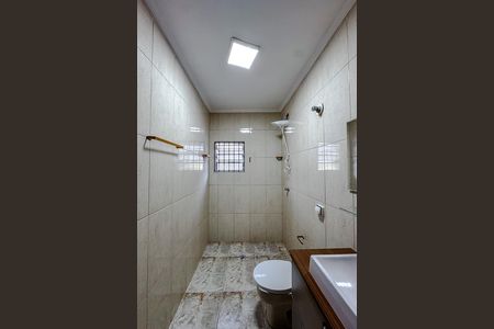 Casa para alugar com 285m², 6 quartos e 4 vagas Casa para alugar com 285m², 6 quartos e 4 vagasBanheiro (Casa 2)