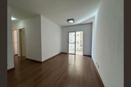 Apartamento para alugar com 3 quartos, 80m² em Jardim Tupanci, Barueri
