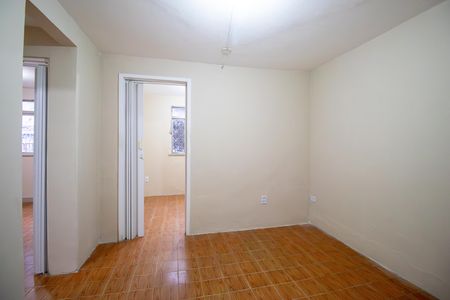 Sala de apartamento para alugar com 2 quartos, 50m² em Ramos, Rio de Janeiro
