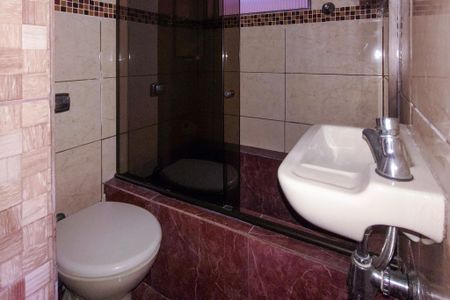 Casa para alugar com 120m², 2 quartos e 2 vagas Casa para alugar com 120m², 2 quartos e 2 vagasBanheiro da Suíte