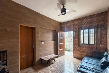 Casa para alugar com 120m², 2 quartos e 2 vagas Casa para alugar com 120m², 2 quartos e 2 vagasSala