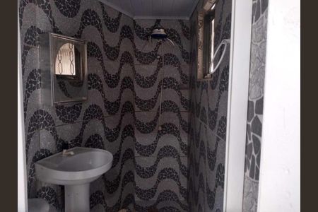Banheiro de casa para alugar com 1 quarto, 60m² em Bangu, Rio de Janeiro