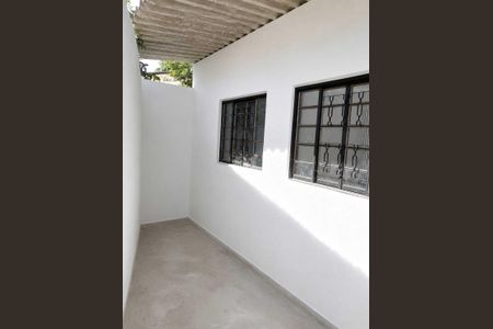 Área externa de casa para alugar com 1 quarto, 60m² em Bangu, Rio de Janeiro